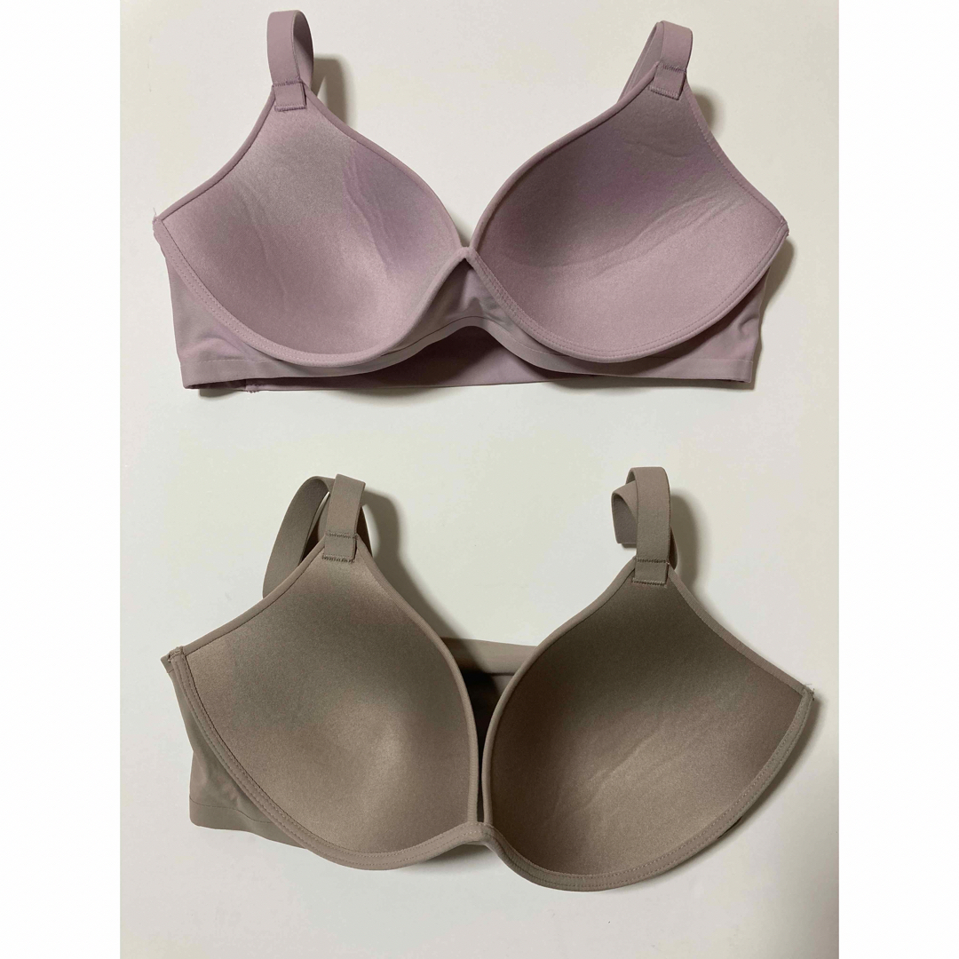 UNIQLO - ユニクロ ワイヤレスブラ ビューティーソフトMサイズ カーキ1