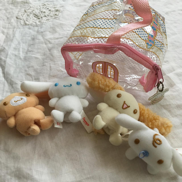 サンリオ - シナモンロール指人形セット(お家ケース付き)の通販 by