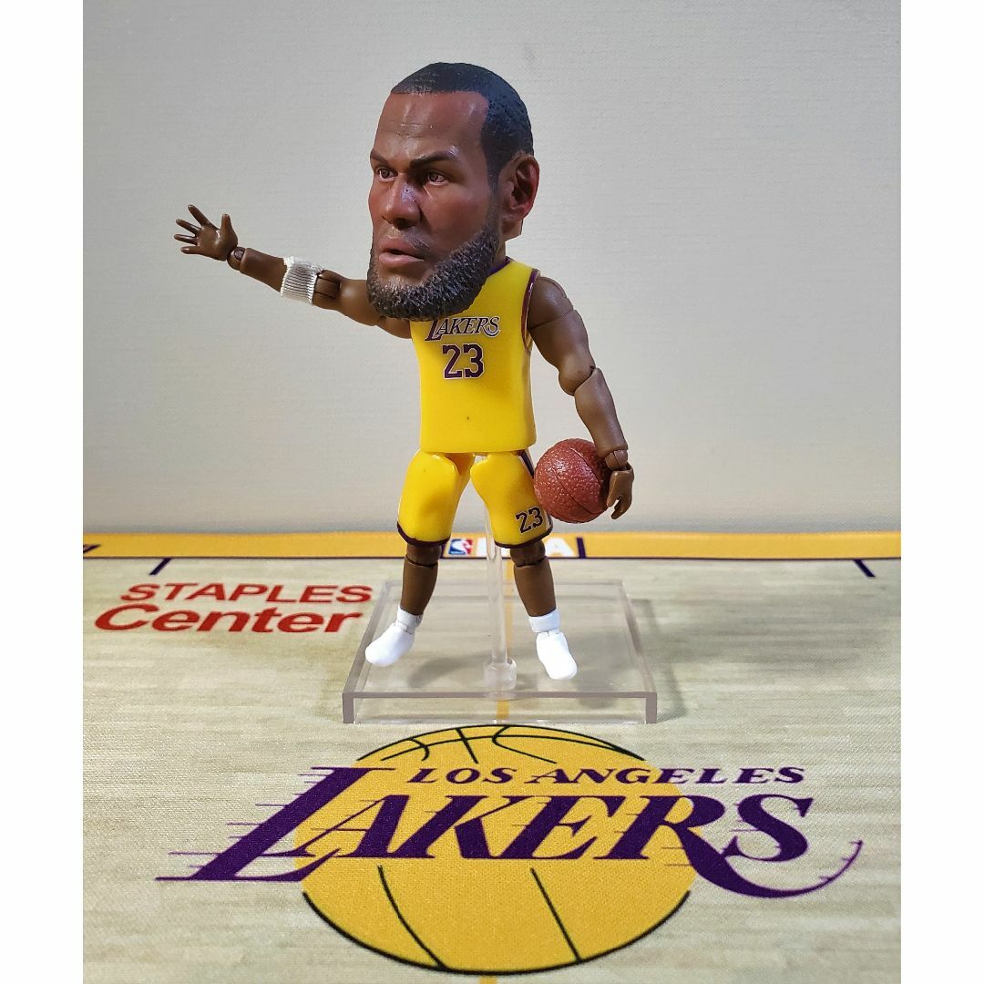 NBA バスケ ロサンゼルス・レイカーズ レブロン ジェームズ フィギュア