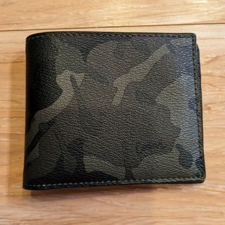 COACH（カモフラージュ ・ 折り財布）のフリマアイテム一覧