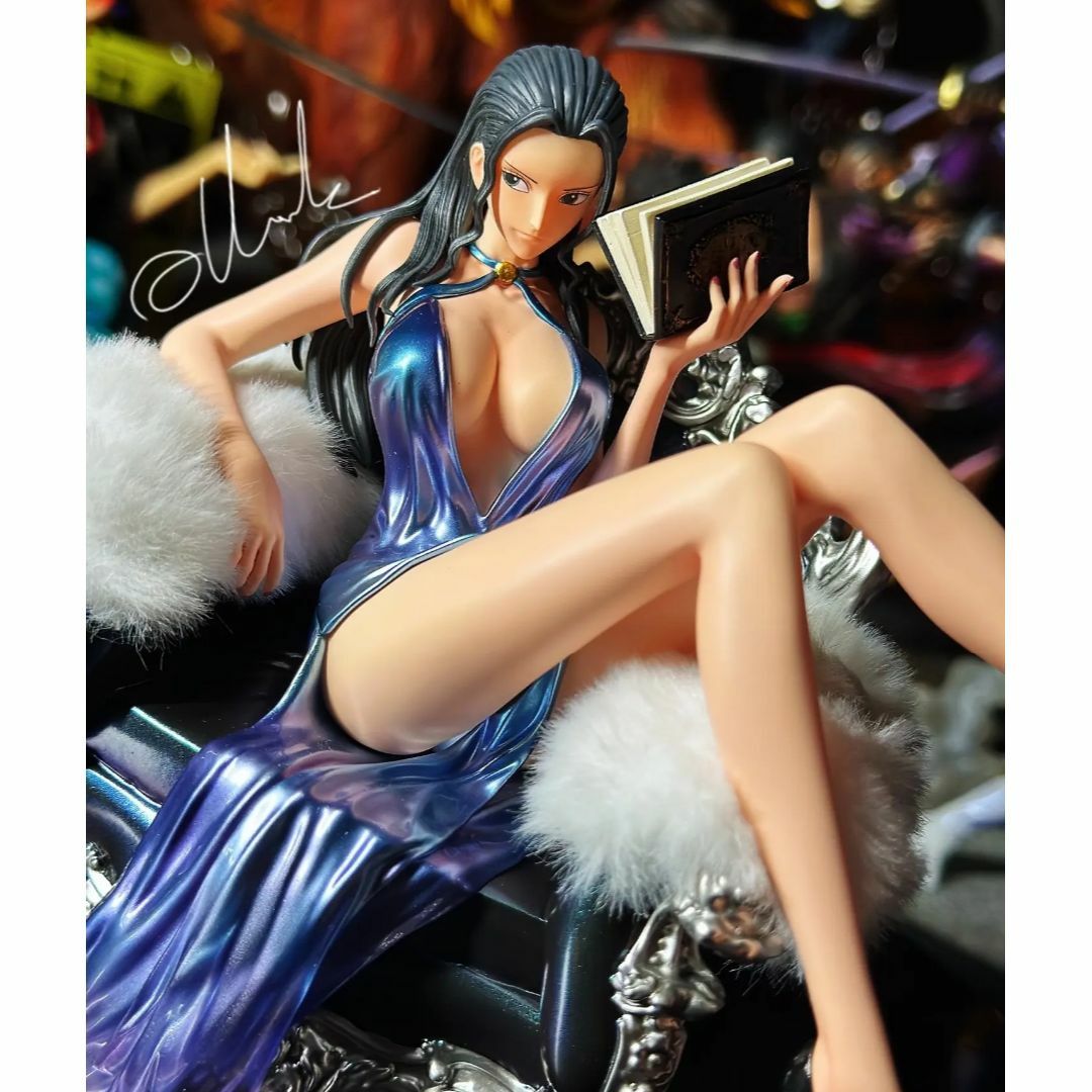 ワンピース ニコ・ロビン スーツ ソファー ガレージキット フィギュア