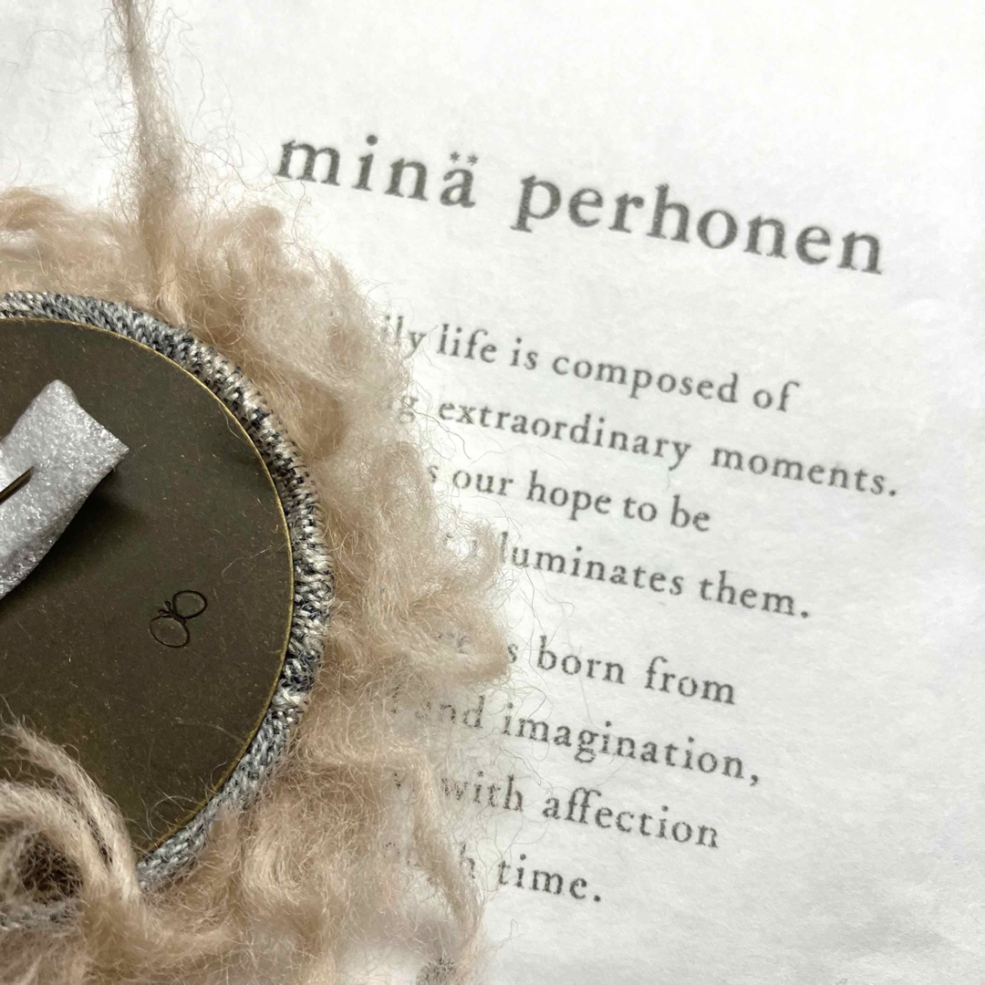 希少 ミナペルホネン モーリー moorii サンキューベリーバッジ mina