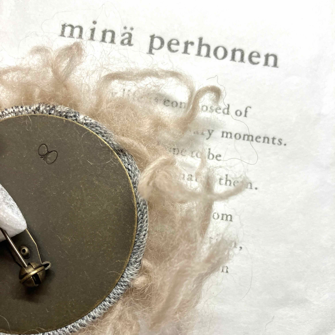 mina perhonen - ミナペルホネン ☆ サンキューベリーバッジ moorii