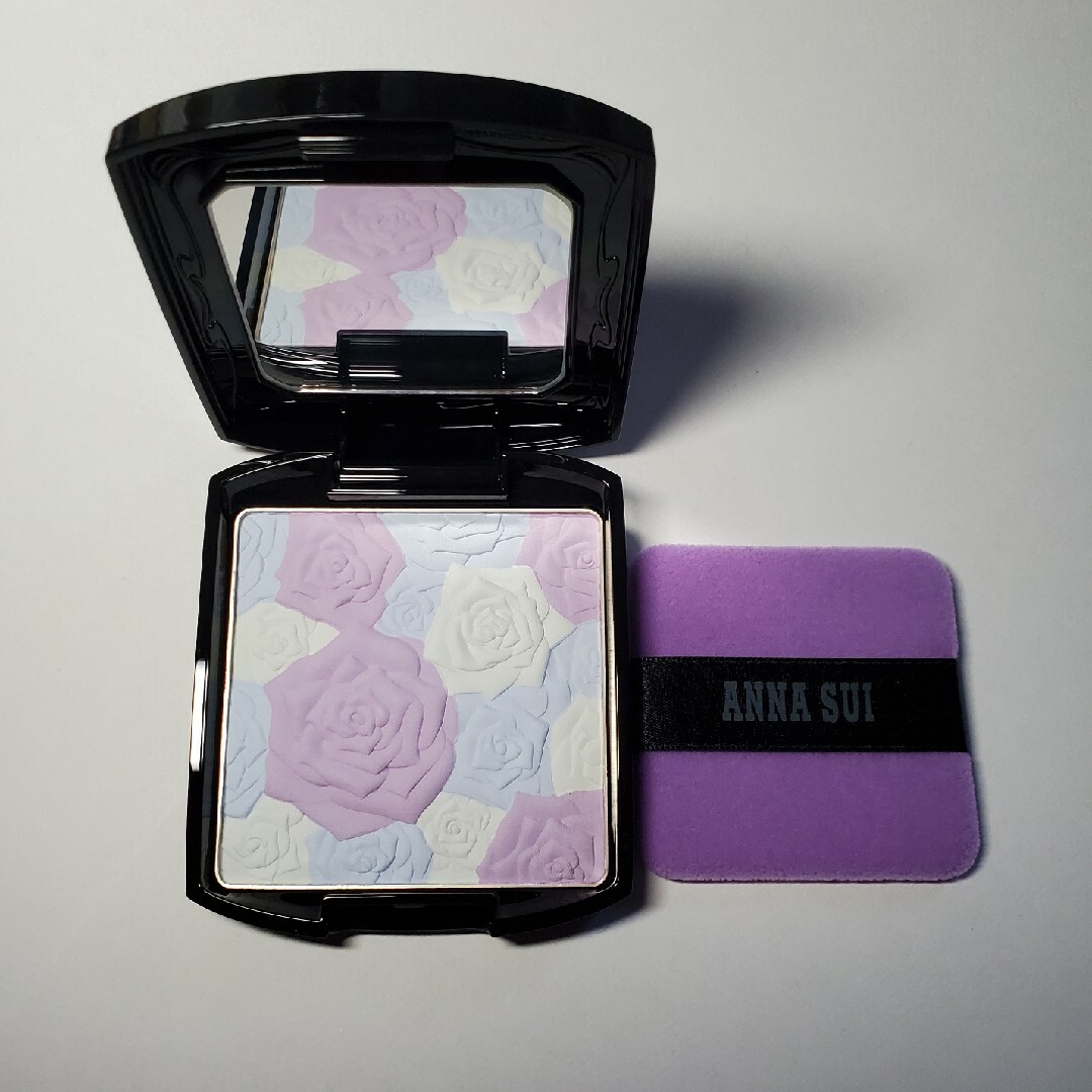 ANNA SUI - アナスイ ローズ プレスト パウダー 200〈フェイスパウダー