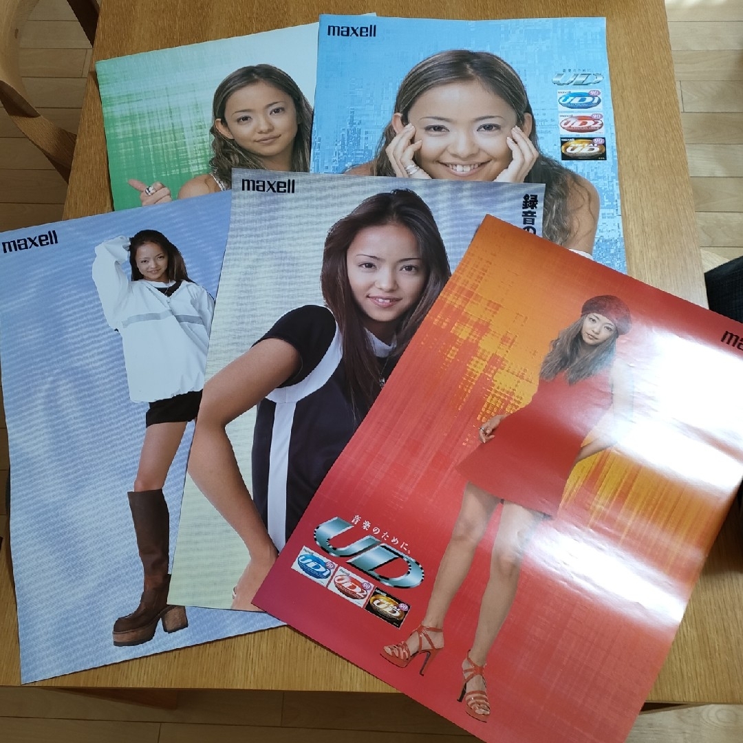 275 安室奈美恵 ポスター 5枚の通販 by ハンドタオル's shop｜ラクマ