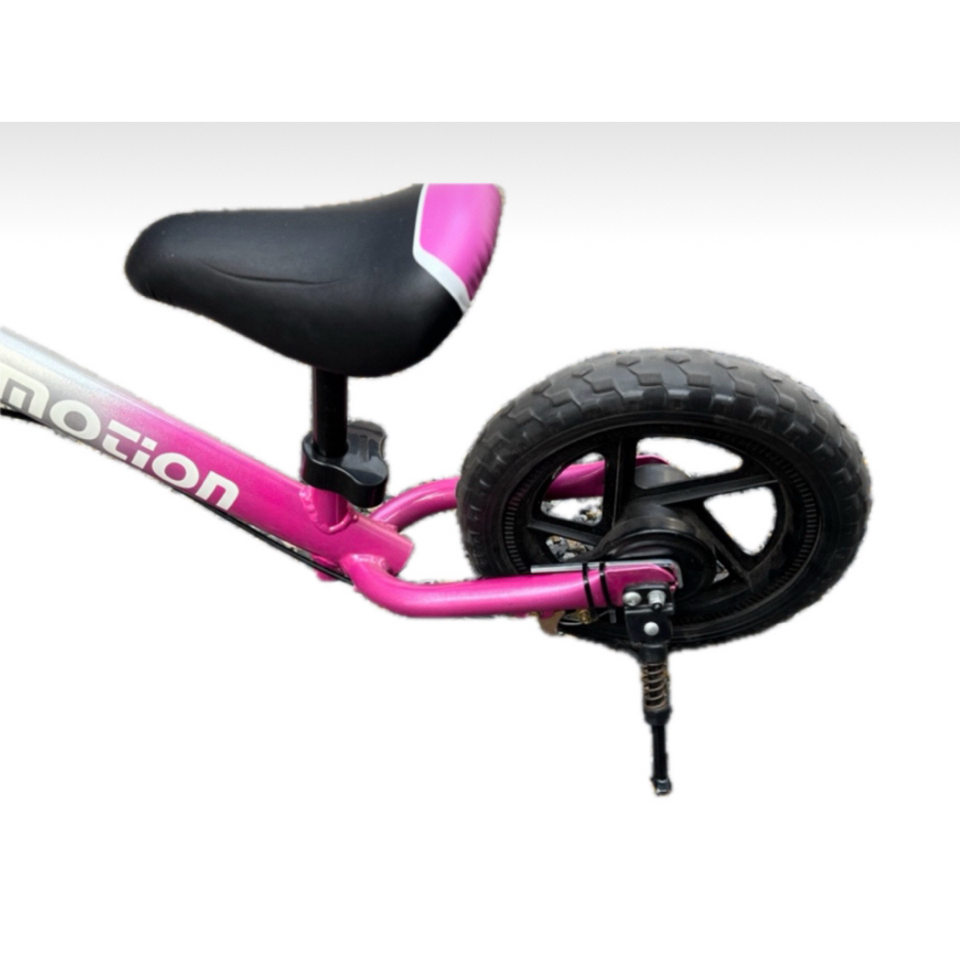 ストライダーmotion ピンク ペダル無しでバランス良く早く自転車に乗れ