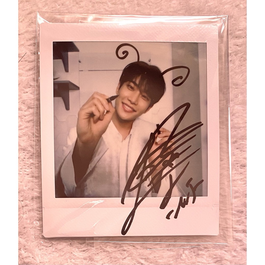 ASTRO MJ ポラロイドサイン入り♡の通販 by まさまま's shop｜ラクマ