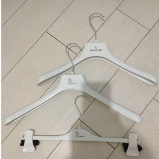 MONCLER（押し入れ収納/ハンガー）のフリマアイテム一覧