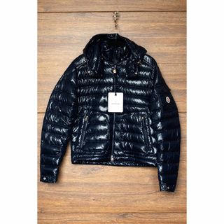 MONCLER（メタル ・ ダウンジャケット）のフリマアイテム一覧