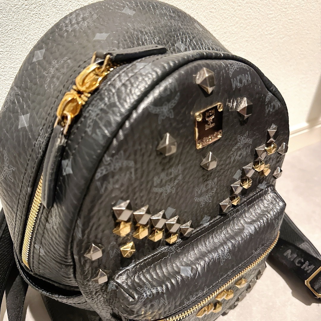 MCM - MCM スタッズリュック バックパック ブラックの通販 by ジュ