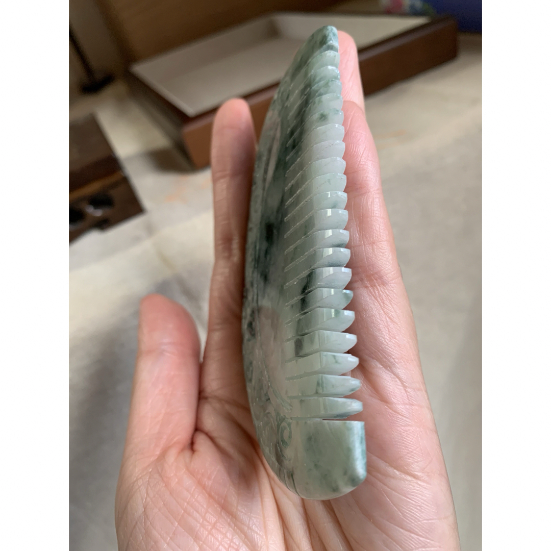 本翡翠 櫛 くし 本物保証 ミャンマー産の通販 by MAKOTO本翡翠｜ラクマ