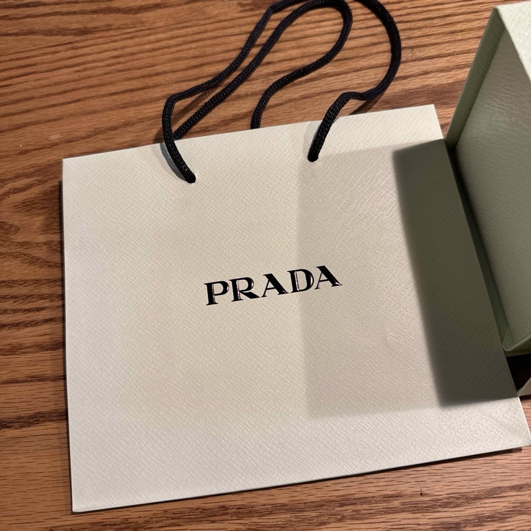 PRADA - PRADAビューティー ギフトボックス 紙袋 ショッパーの通販 by