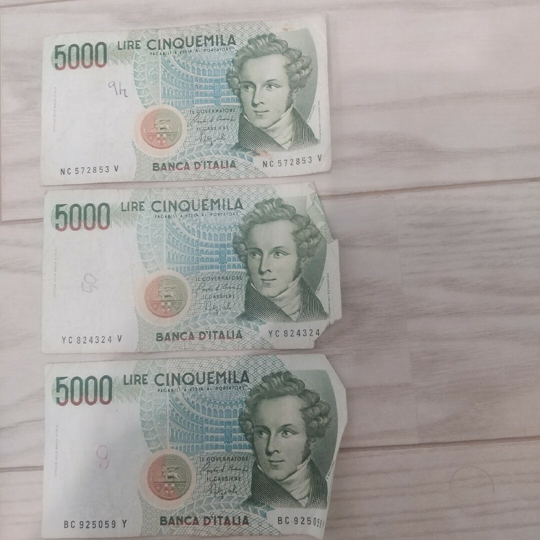 イタリア 旧紙幣 外国紙幣 5000リラ 3枚の通販 by とーもー's shop｜ラクマ