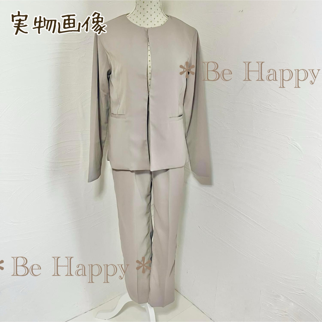 新品】≪グレーベージュ/Mサイズ≫ノーカラー パンツスーツ レディース
