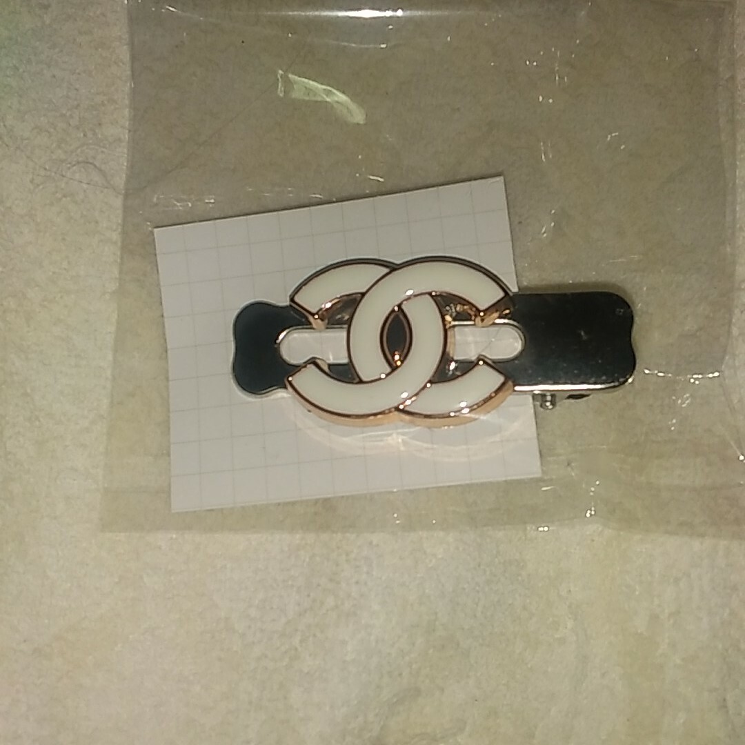 LOUIS VUITTON - Lea様専用新品ルイヴィトンのバレッタノベルティの