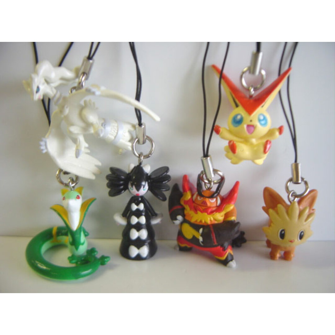 ♯Hgc12HT劇場版ポケモンストラップ白き英雄レシラム編全12種の通販 by