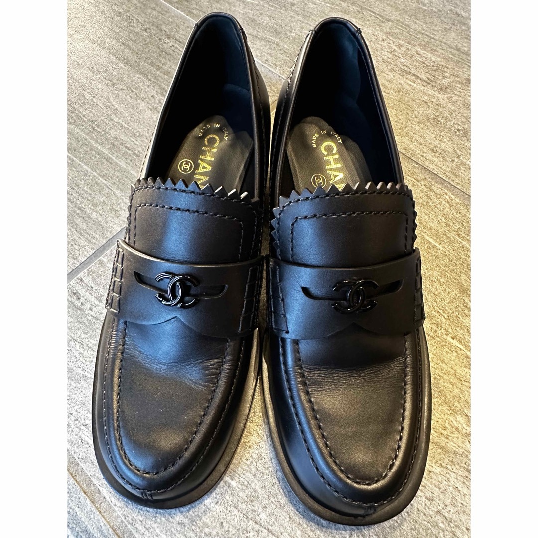 CHANEL - 【CHANEL】ソーブラック カーフスキン ローファーの通販 by U