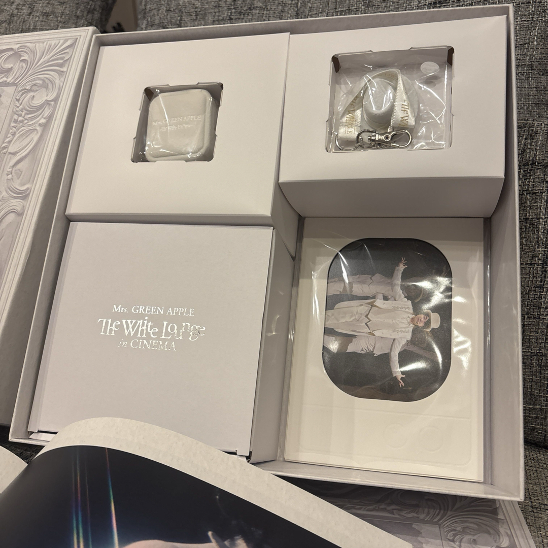 Mrs. GREEN APPLE ホワイトラウンジ 初回限定盤BOX グッズの通販 by