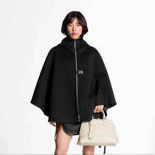 LOUIS VUITTON（ポンチョ）のフリマアイテム一覧