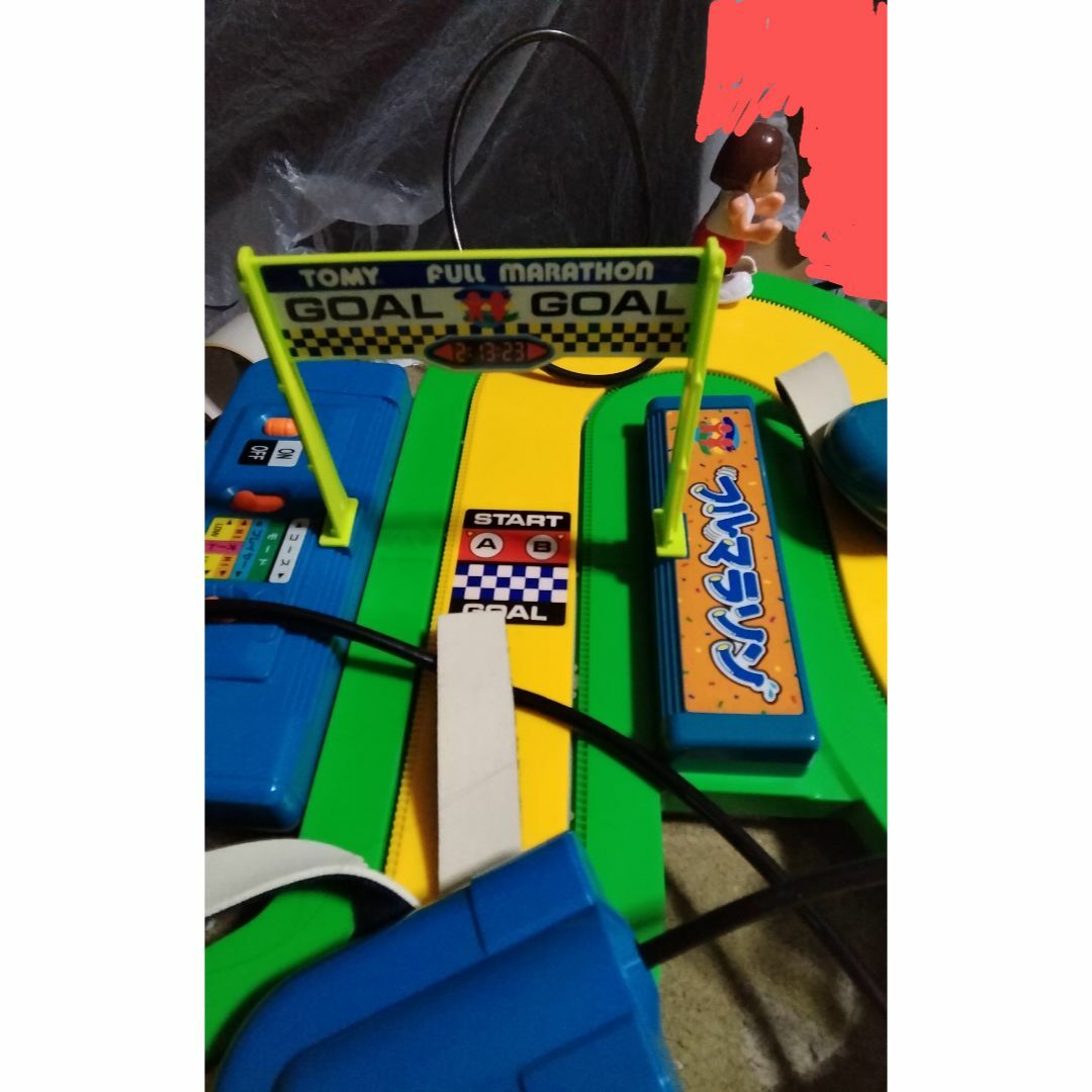 TOMYフルマラソンおもちゃ動作確認動く中古草3個欠損スポーツトイの