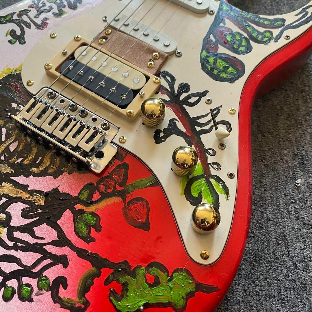 ジミヘンドリックスサイケペイントストラトキャスター！奇抜なデザイン