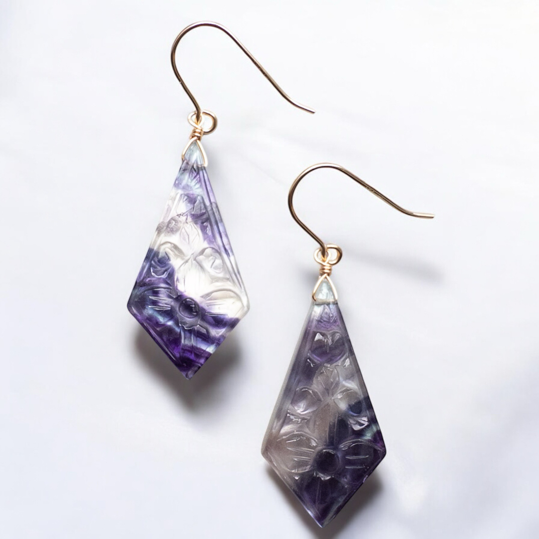 よしみ❤️フローライト マザーオブパール カービング 14kgfピアス