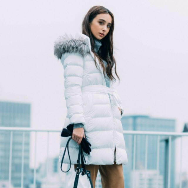 UNIQLO - ユニクロ白ダウンの通販 by りり's shop｜ユニクロならラクマ