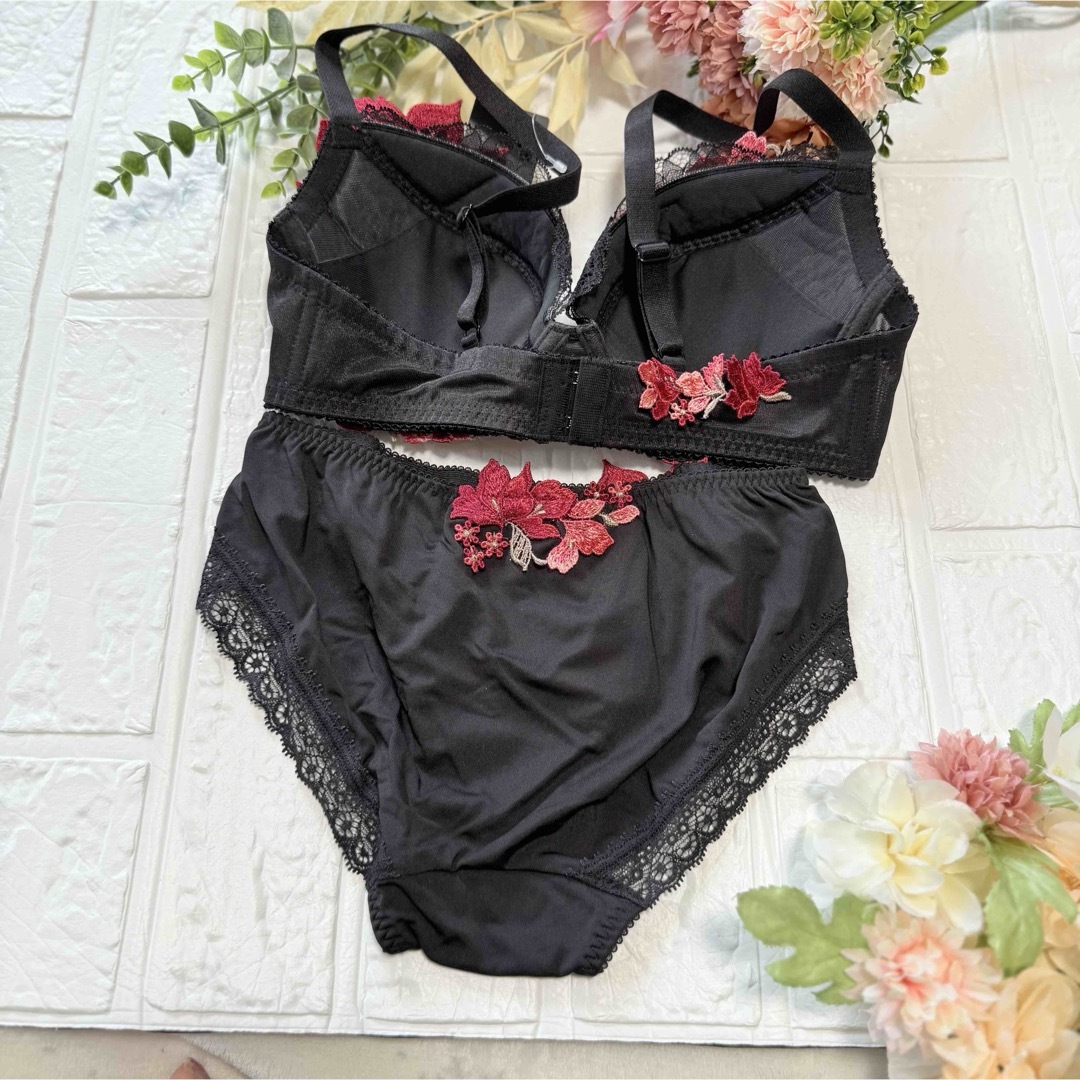 Wacoal - 【新品】wacoal サルート 32 ブラ ショーツセット E65M BLの