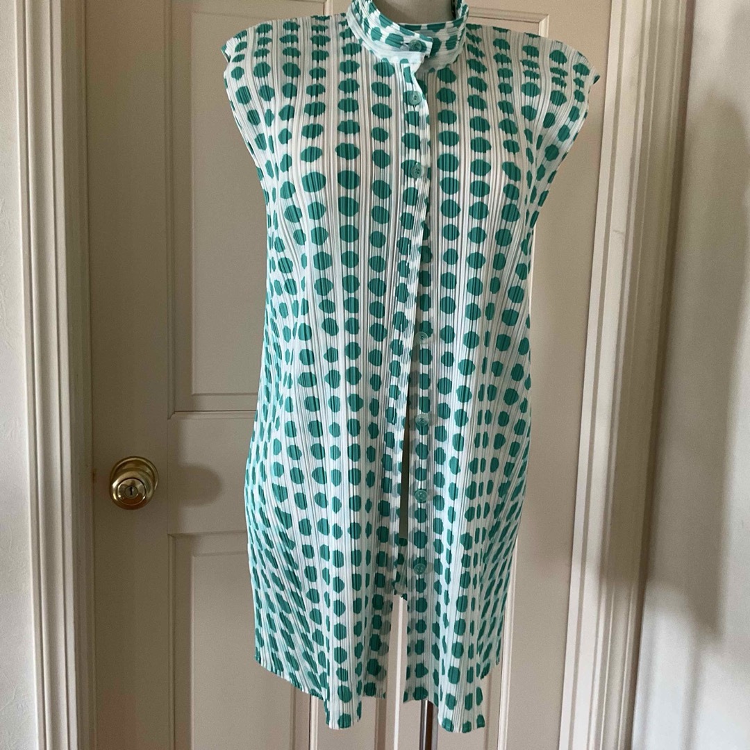 PLEATS PLEASE ISSEY MIYAKE - Pleats Please ドット柄 ブラウス