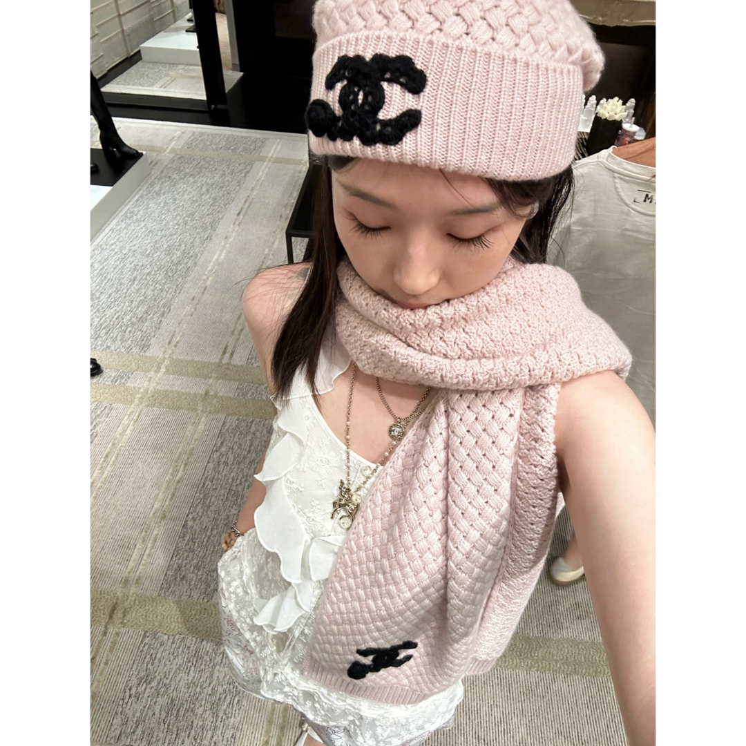 CHANEL - 値下げ！新品未使用 シャネル ニット帽 カメリア ピンク 最新