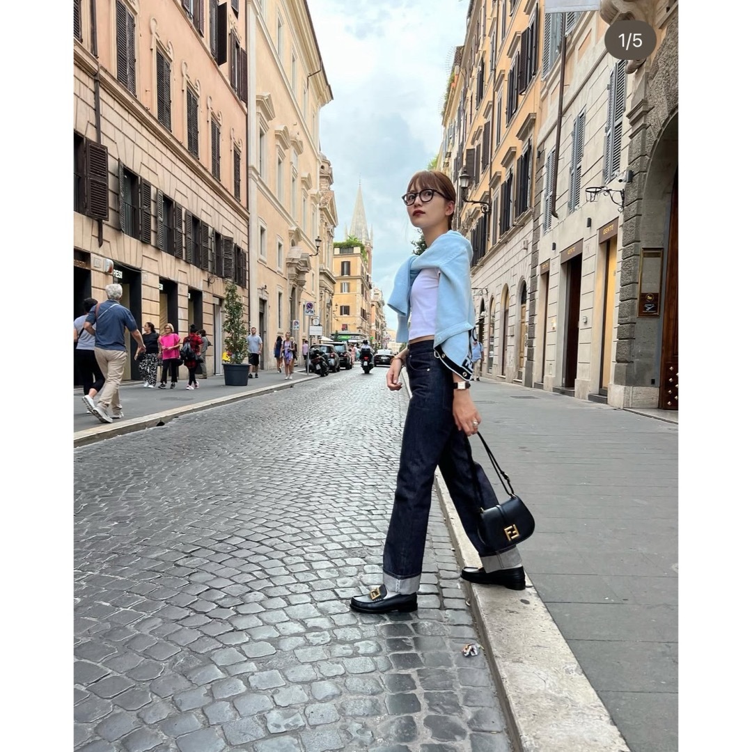 川口春奈着用フェンディ デニムFENDI 2023年
