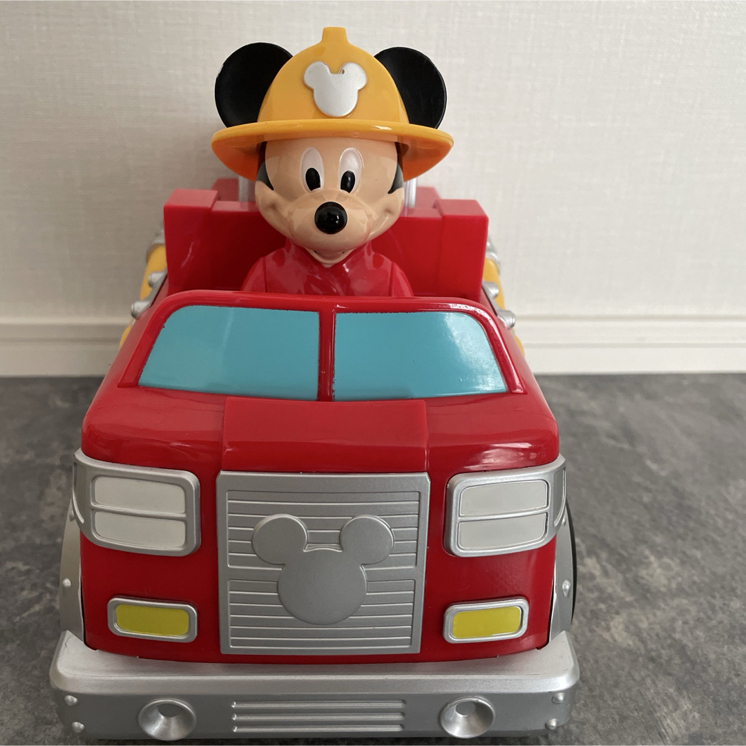 コストコ ミッキー 消防車 ラジコン おもちゃの通販 by nom.w's shop