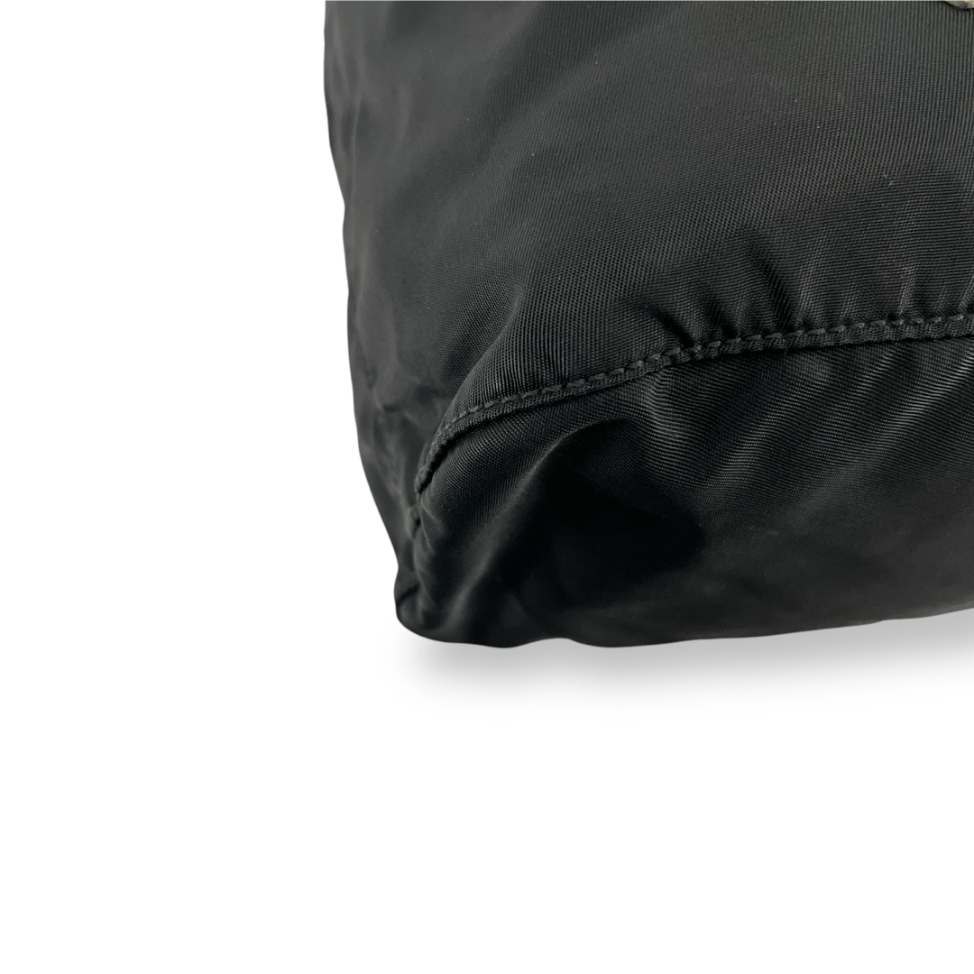 PRADA - プラダ 三角ロゴ 巾着ミニポーチ メイクポーチ 小物入れ 黒