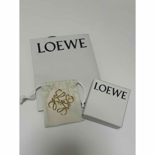 LOEWE（ブローチ/コサージュ）のフリマアイテム一覧