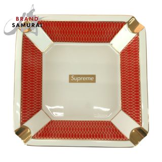 Supremeのフリマアイテム一覧