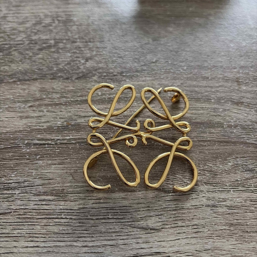 LOEWE - ロエベ ブローチの通販 by ぷー's shop｜ロエベならラクマ