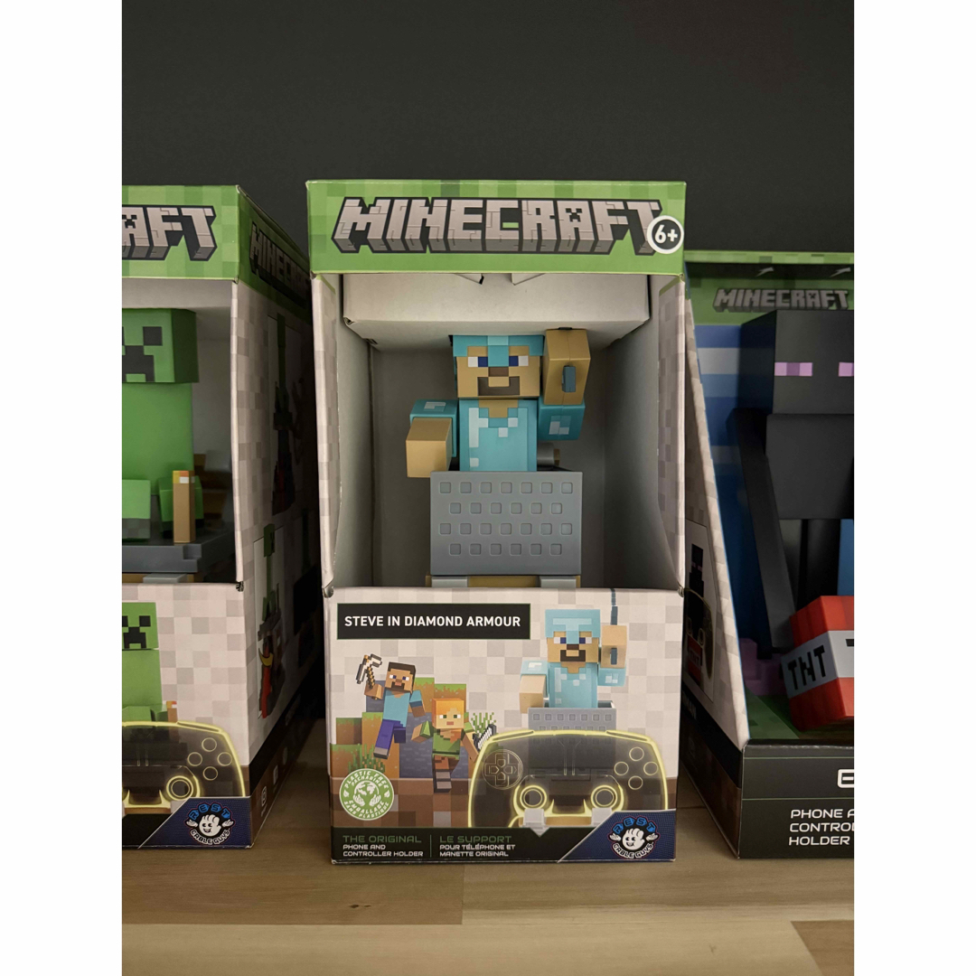 ダイヤモンド装備スティーブ コントローラースタンド マインクラフト