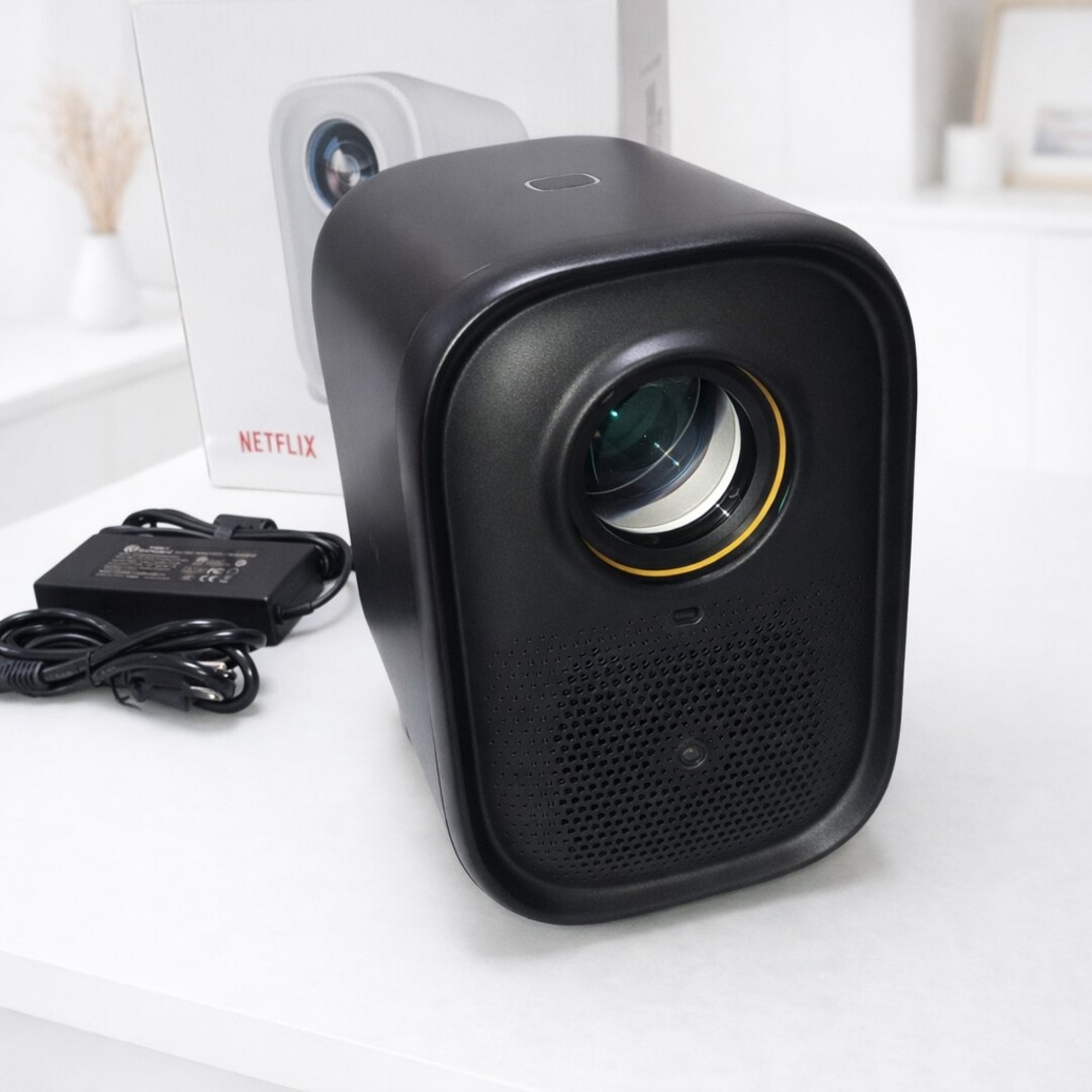 ラスト1 新品 Netflix公式認定 プロジェクター COI UNO5 Q1