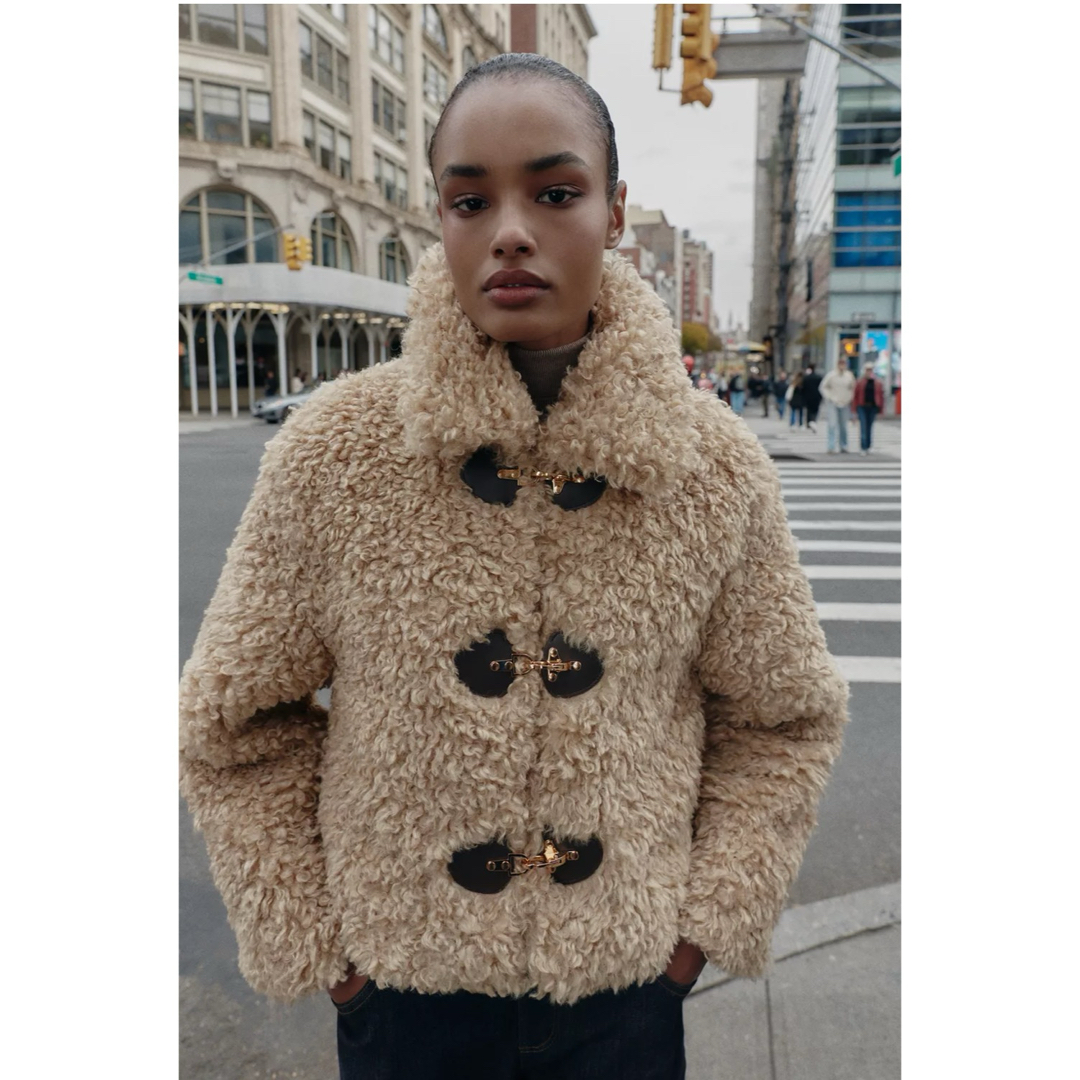 ZARA - ZARA トグルボタンフェイクファージャケット Lの通販 by