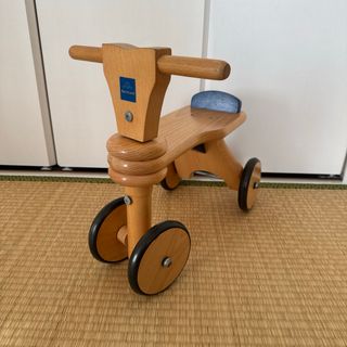 SCOOT AND RIDE ピーチ 三輪車 ヘルメット付 極美品の通販 by カケル's