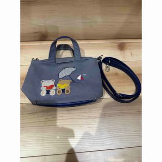 familiar - ファミリア 舟形ポシェット familiarの通販 by はらみshop