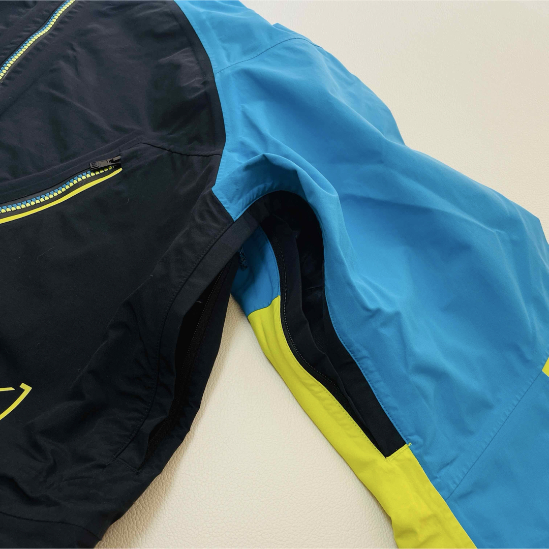 6683 バートン ak ジャケット ゴアテックス 3色切替デザイン スノボ