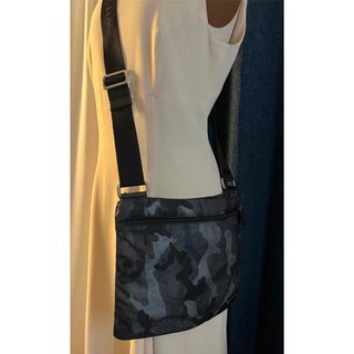 PRADA（ショルダーバッグ）のフリマアイテム一覧