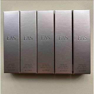 サキナ☆ナチュラルUV マイルドミルクの通販 by ☆coco☆｜ラクマ