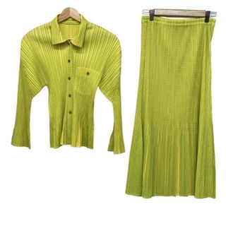 PLEATS PLEASE ISSEY MIYAKE（グリーン・カーキ/緑色系）のフリマ