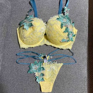 Wacoal - サルート 04 プレステージ ジャズ WH ブラジャー ショーツ