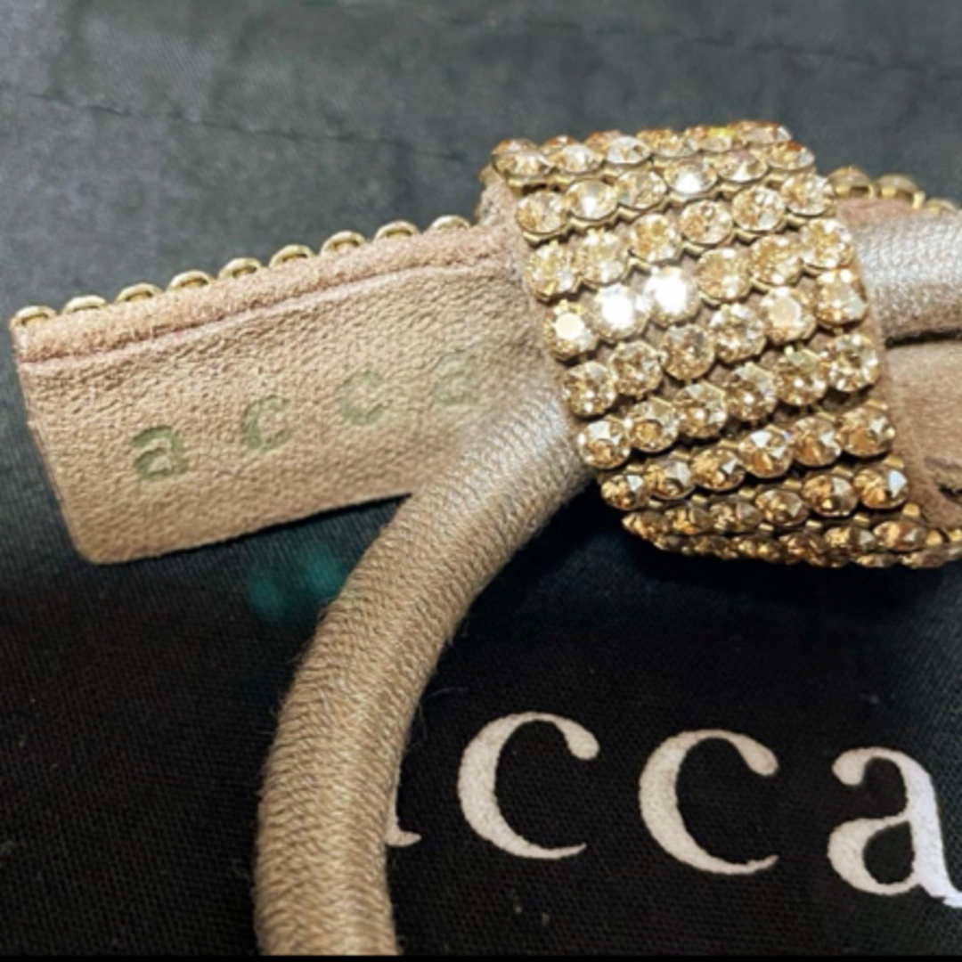 acca - アッカ ドレスポニー 6列 ベージュの通販 by usausa｜アッカ