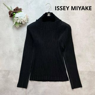 ISSEY MIYAKE - ISSEY MIYAKE meトップスの通販 by ばんびい's shop