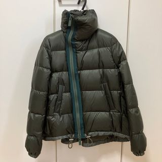 sacai（ダウンジャケット）のフリマアイテム一覧