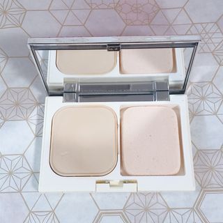 AVON - F513 アクティアUVリキッド ファンデー 紫外線 皮脂 テカリ